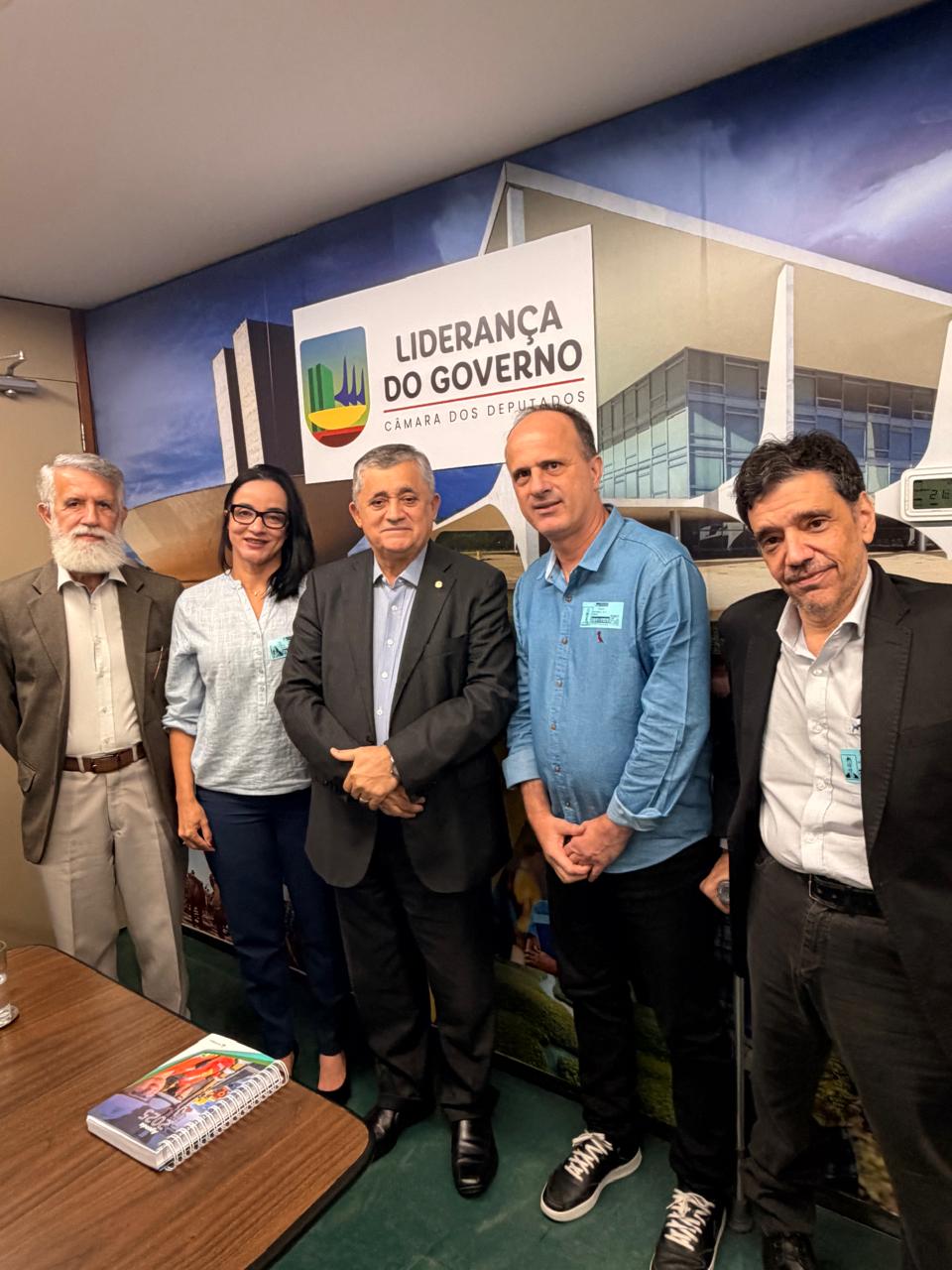 Febralot participa de reunião estratégica com lideranças do Governo